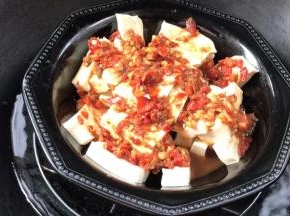 冷水下锅，上气后蒸5分钟，关火后焖1分钟