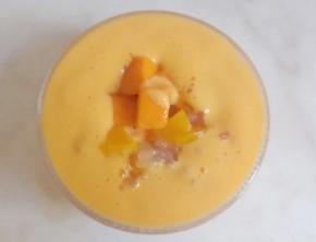 再加入黄桃块即可。