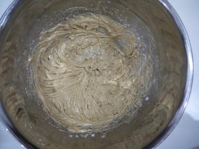 搅拌均匀的黄油糊状态是很顺滑的。