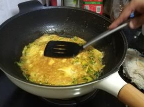 然后再放回锅里煎另一面