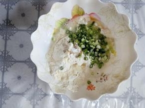 所有食材混合在一起，注意酵母不要和盐分开放。
