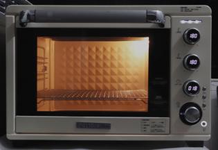 烤箱提前预热180度