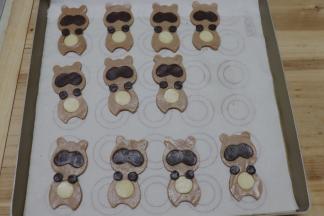 最后粘上小圆手