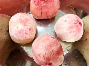 削去外皮，外皮不要扔哦