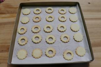 表面稍微变金黄即可出炉