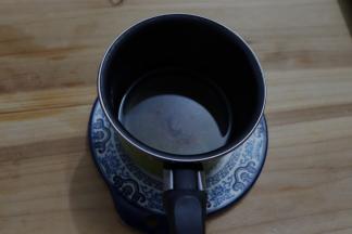 静置至糖水表面没有气泡