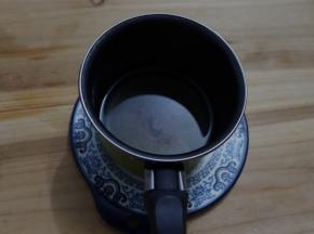 静置至糖水表面没有气泡