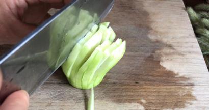 再换个方向，切成丝