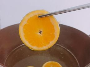 煮到边缘白色部分变成透明状就可以，不然会有苦涩味