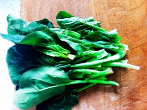 菠菜处理好。