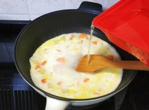 倒入适量水大火烧开