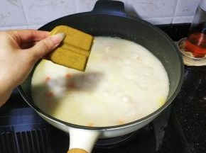 时间到开盖放入咖喱块