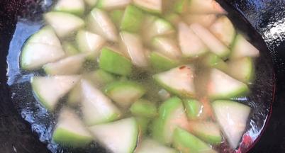 加入适量清水煮沸（我今天做的是四个人的量