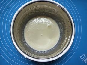 用手抽搅拌均匀