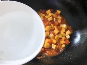 倒入一碗水