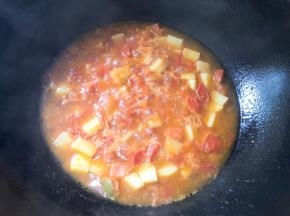 大火煮开，关中小火，盖上盖子煮10分钟