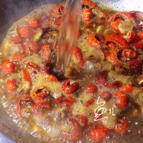 添水，大火煮沸，中火煮15分钟