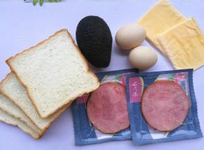 准备好所有食材。