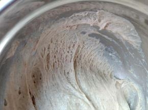 都是蜂窝状就发酵好了。