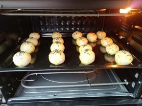 家宝德烤箱180度提前预热，烤盘放中层。