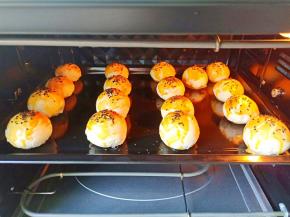 香喷喷的南瓜豆沙酥做好了。