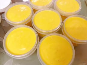 分装在盒子里，盖上盖子放入冰箱冷藏至凝固