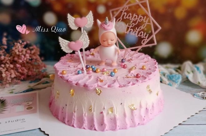 粉红恋人生日蛋糕