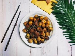 来试试广州经典家常小炒草菇炒牛肉