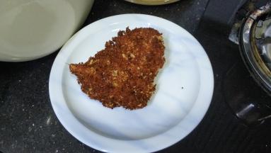 捞出沥油，继续炸下一块鸡排