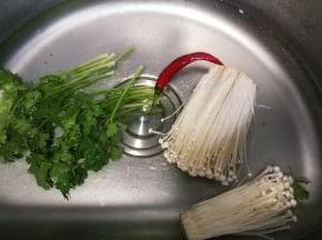 配菜料处理干净