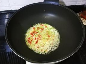 煸炒出香味