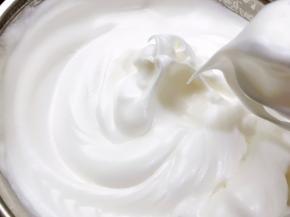 打发至细腻能拉出大弯钩即可