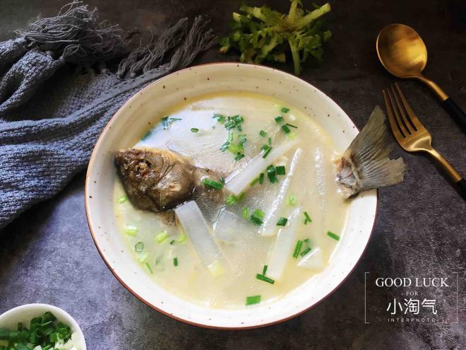 鲫鱼萝卜汤
