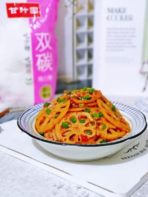 莲藕酸甜嫩辣脆爽，好吃极了。