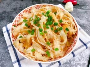 劲道爽滑，一会儿一碗就下肚了