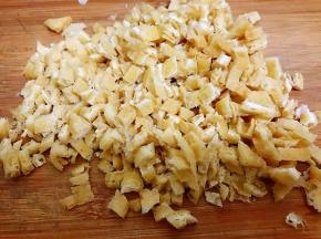炸豆腐切丁