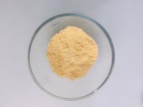 捏成大颗粒的粉面状即可