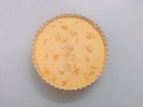 表面再放上少许芒果粒