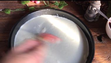 取出取出刷一层薄薄的油