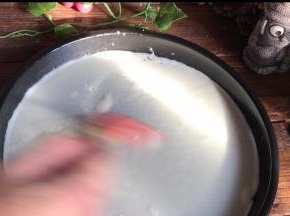 取出取出刷一层薄薄的油