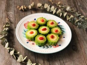 苦瓜清凉去火，香蕉和蜂蜜润肠通便，对身体健康很有益～