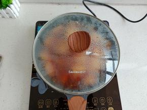 盖上盖子闷煮1分钟左右