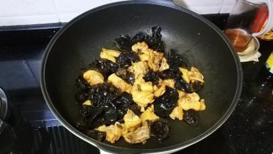 翻炒均匀即可上碟