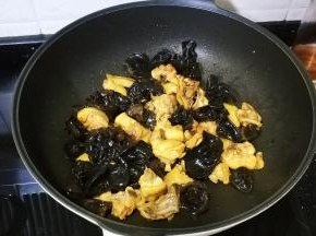 翻炒均匀即可上碟