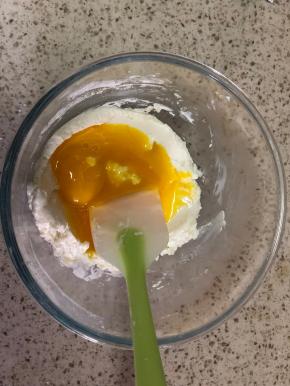 加入蛋黄