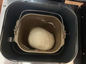 偷拍了一下揉面~