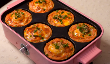 撒小葱和芝麻，出锅