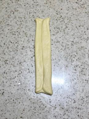 两边往中间对折