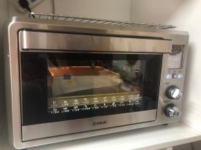 10.烤箱预热，140度烘烤50分钟左右，小纸杯烘烤半个小时就行