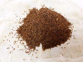 冰粉籽装在纱布里